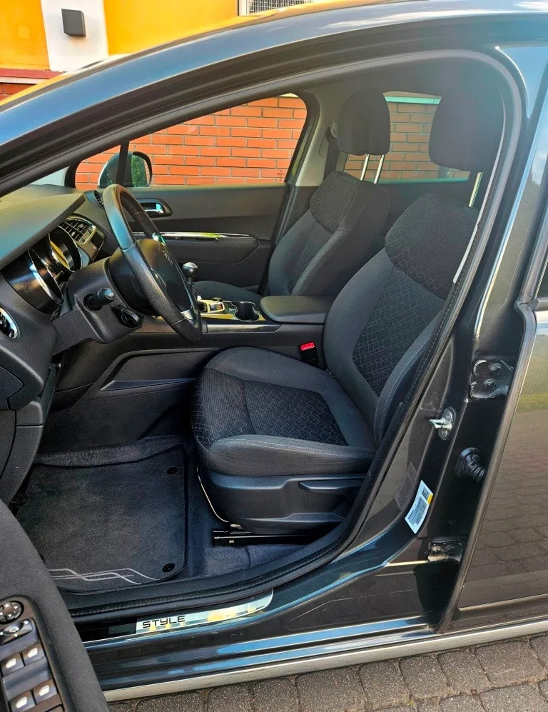 Peugeot 3008 cena 32900 przebieg: 118340, rok produkcji 2016 z Sochaczew małe 379